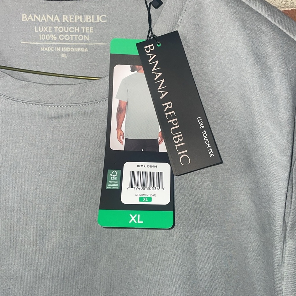 Banana Republic luxe touch tee, size XL, NWT - Picture 3 of 5
